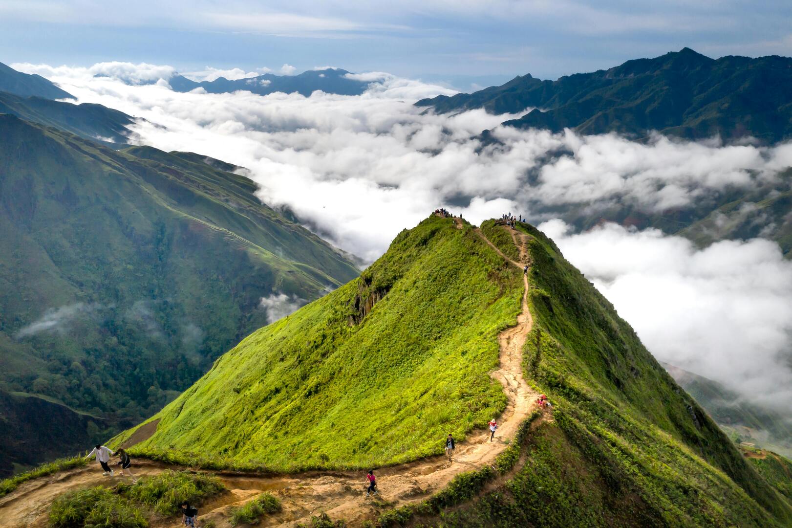 Makalu Viewpoint Trail